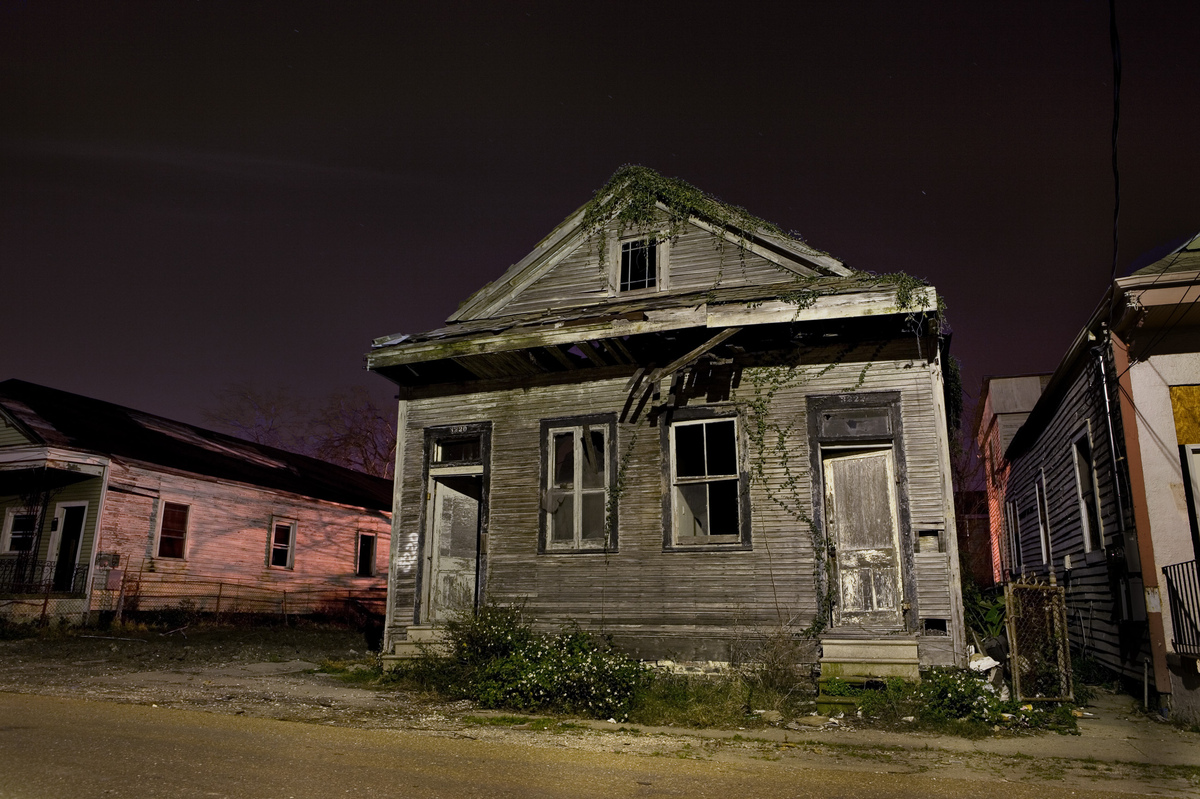 Haunting Photos Of New Orleans Homes Reveal Louisiana's Architectural