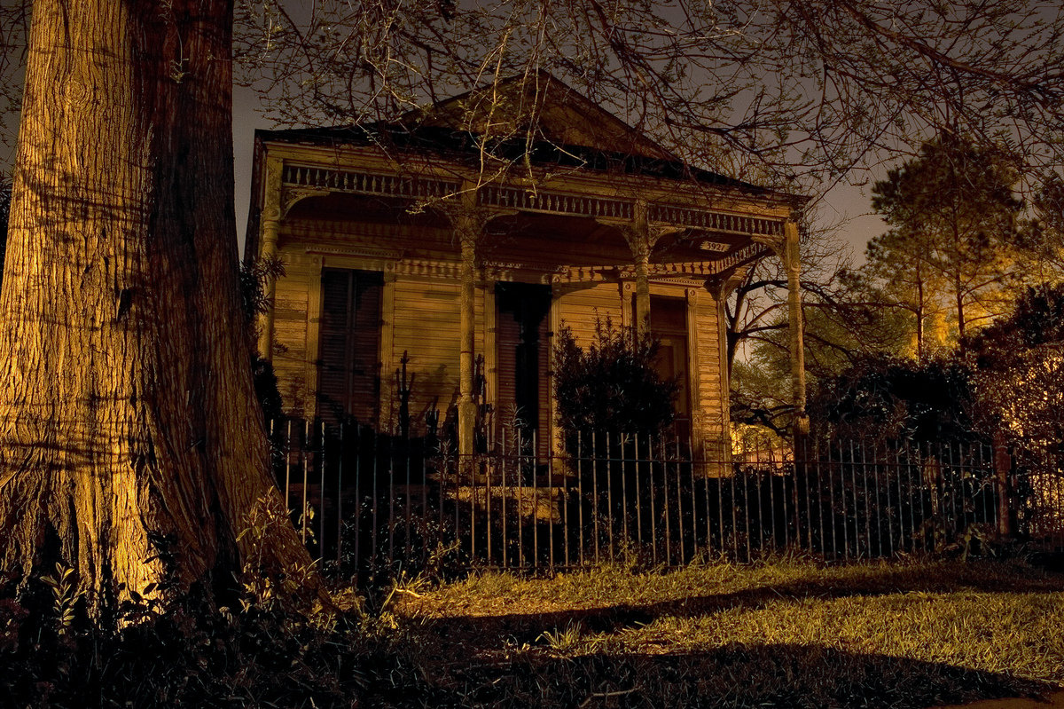 Haunting Photos Of New Orleans Homes Reveal Louisiana's Architectural