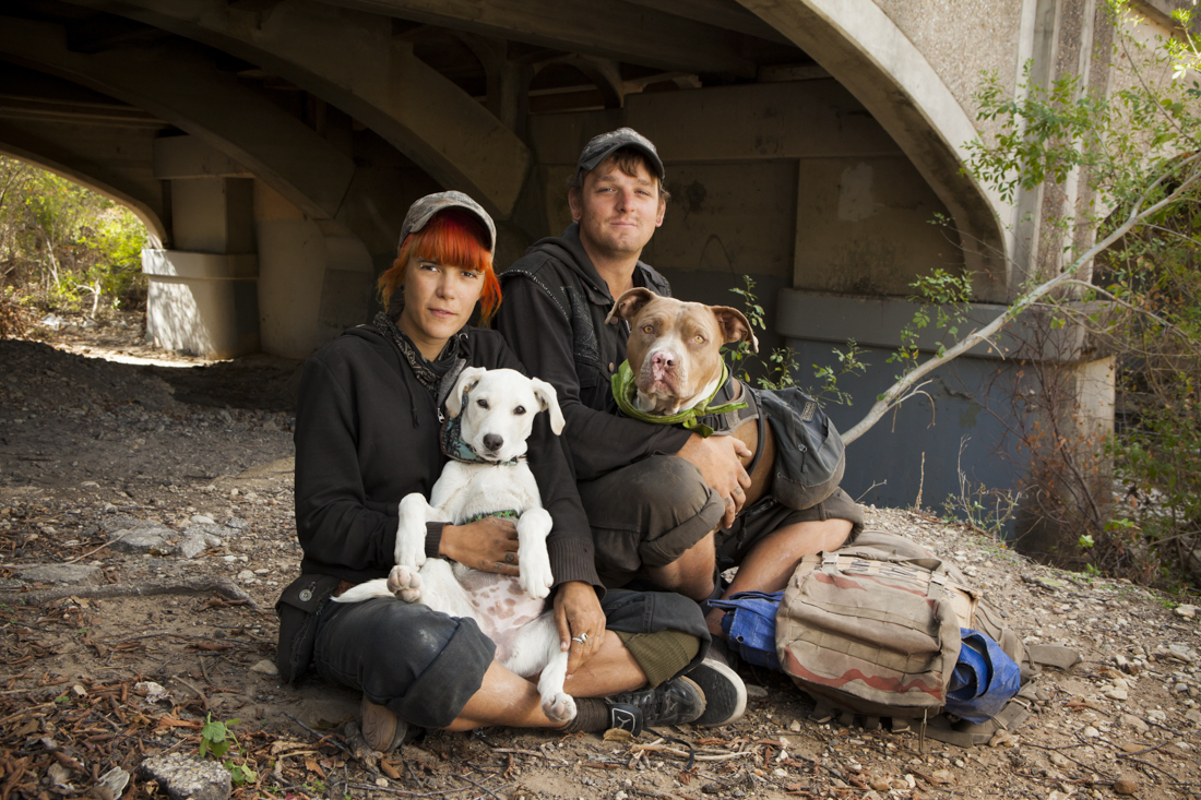 10 Heartwarming Photos Capture The Bond Between Homeless Individuals