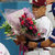 日米野球・日本選抜－米大リーグ選抜／花束を受け取る日本選抜の野村監督　