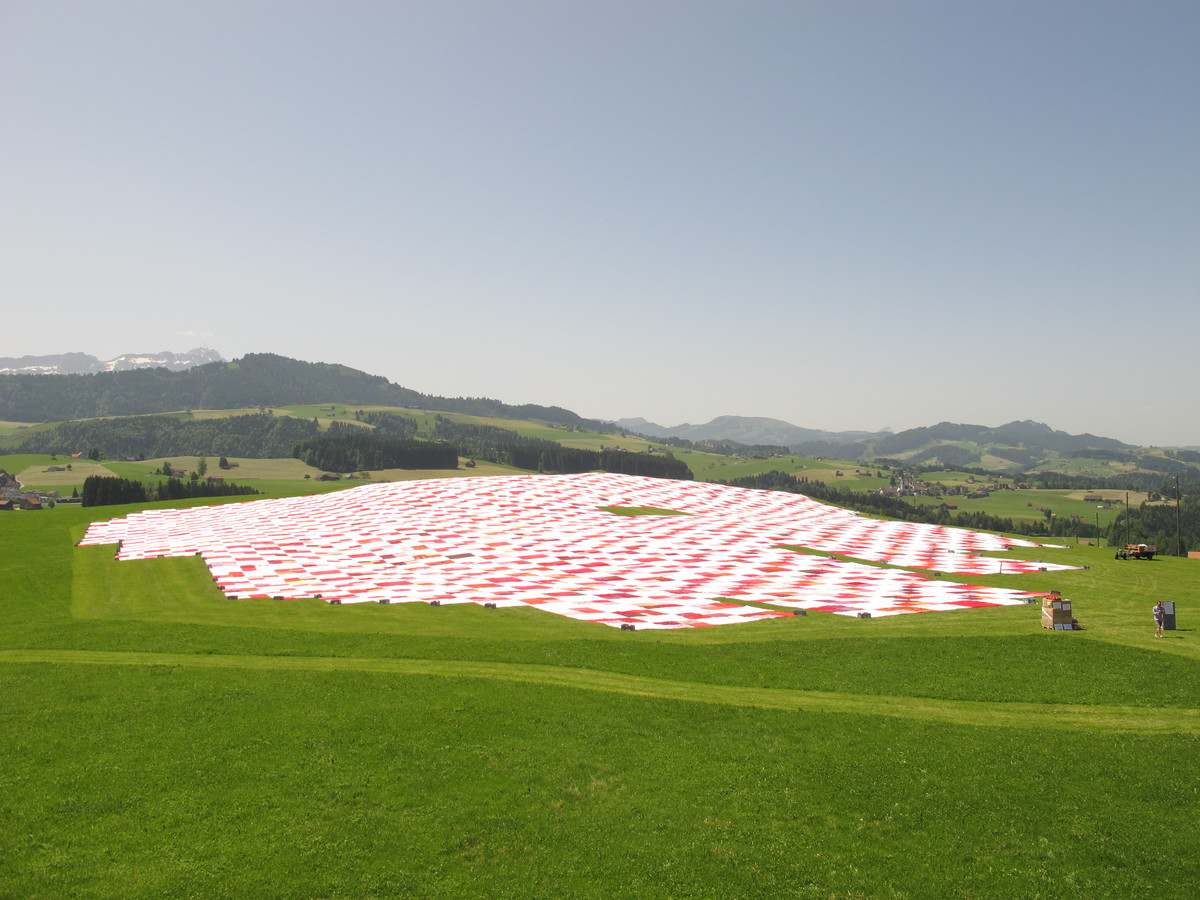 This Giant Picnic Blanket Will Forever Transform Your Summer Snack