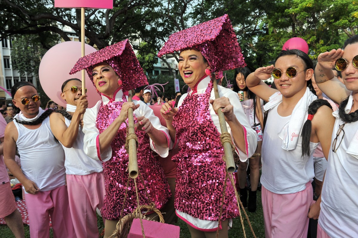 9 Glorious Pictures Of Singapores Pink Dot In Country Where Gay Sex 9312