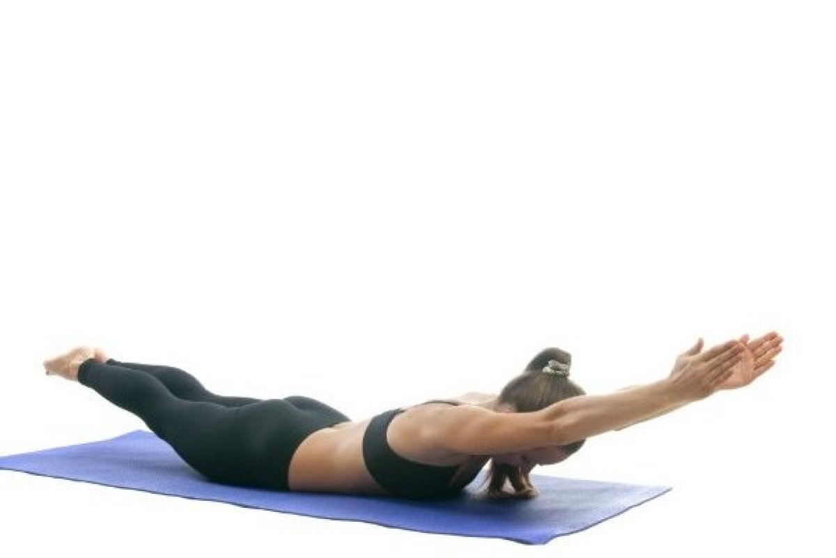 Yoga For Abs The Best Poses For A Slimmer Stronger Core Huffpost