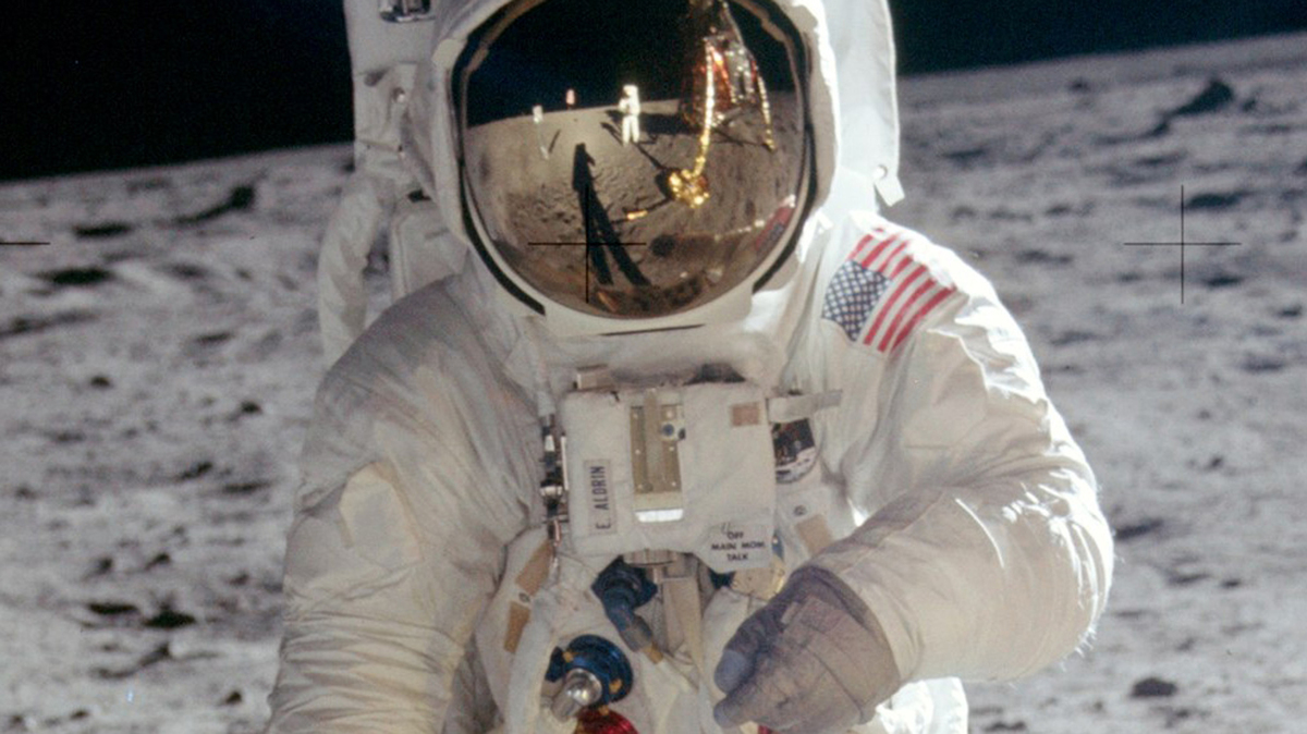 Apollo 11 Moon Landing Pictures: 45 Amazing Photos, 45 Years On ...