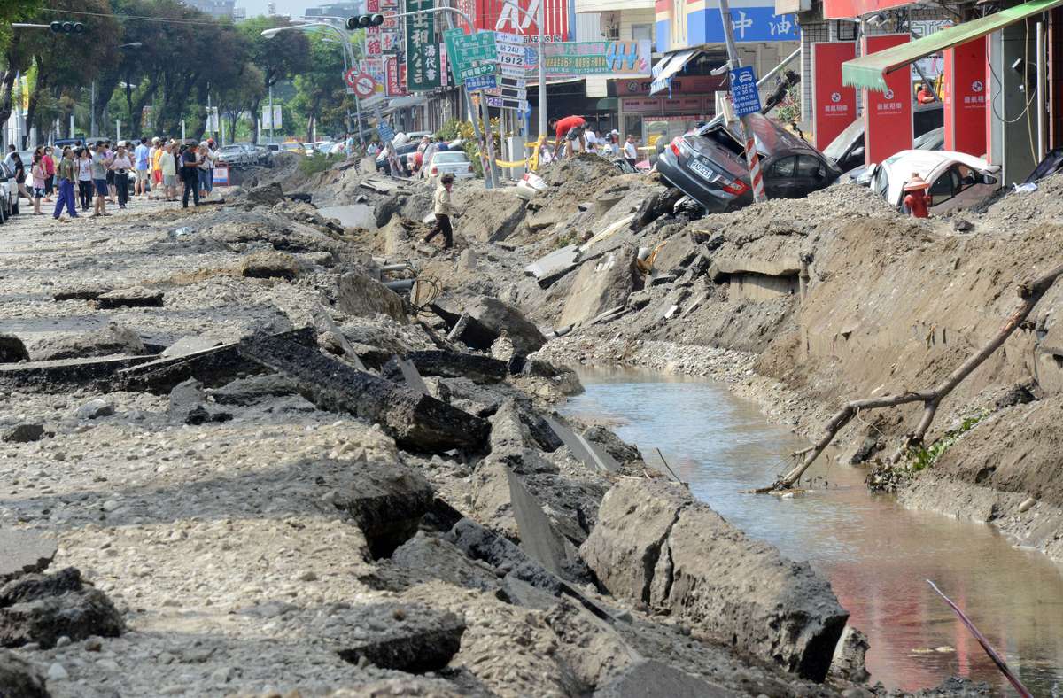 Taiwan Gas Explosion Pictures Capture Aftermath Of Deadly Blast ...