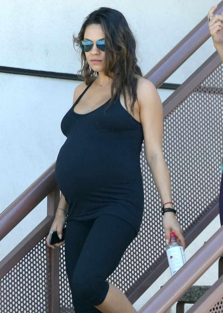 Its Almost Labor Day So Here Are 18 Pregnant Celebrities Who Could 