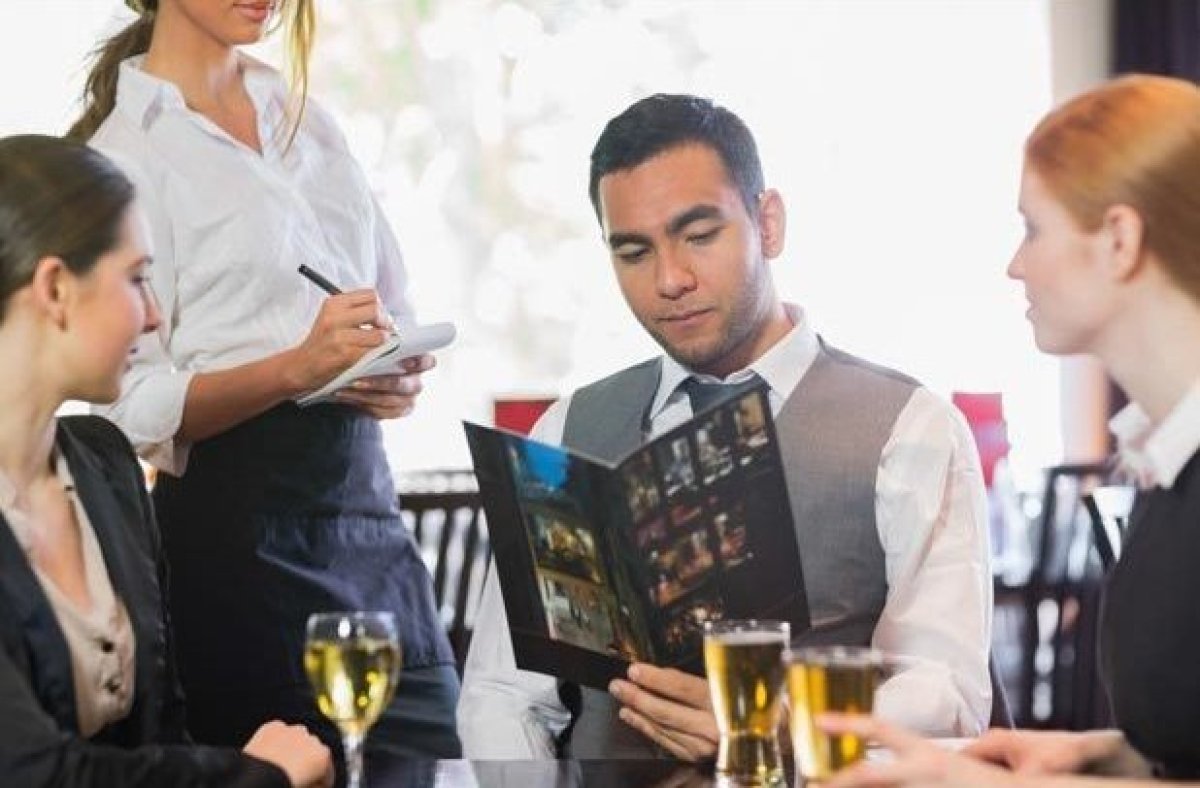 5 Things You Should Never Do In A Restaurant 