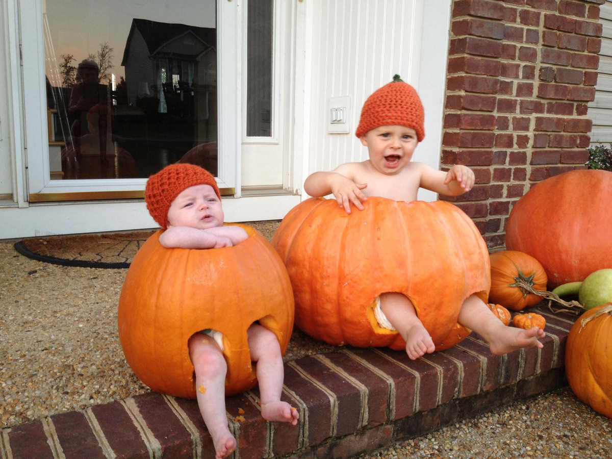 halloween costumes for siblings that are cute creepy and supremely clever huffpost - Cute And Clever Halloween Costumes halloween costumes for siblings that are cute creepy and supremely clever huffpost - Cute And Clever Halloween Costumes