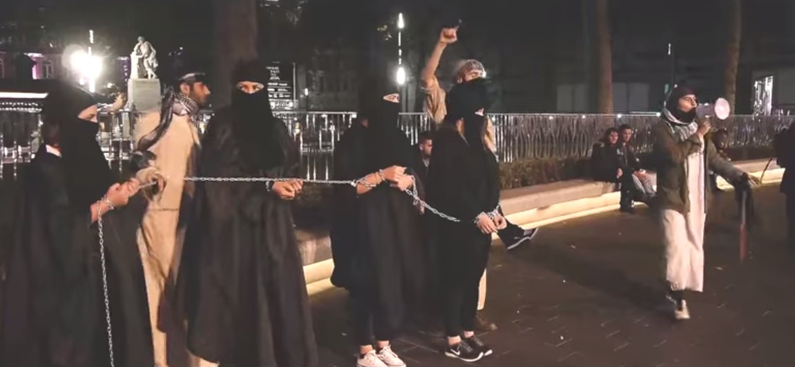 Islamic State Sex Slave Market Staged In London By Kurdish Activists 