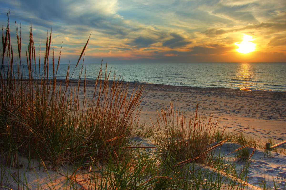 These Photos Capture The LittleKnown Beauty Of Lake Michigan In Winter