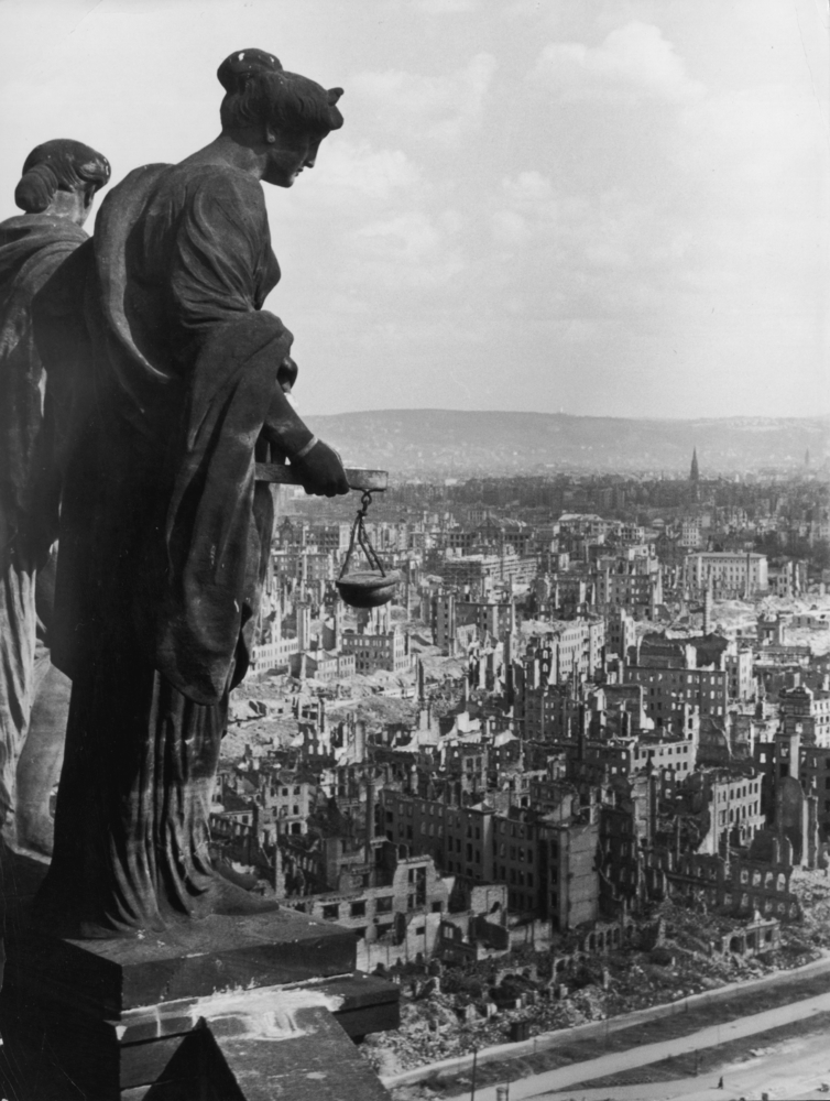 Dresden Bombing Anniversary Photos Contrast 1945 Devastation With 70 ...