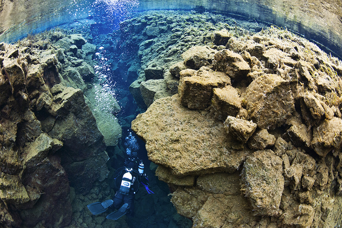 Diving Through Two Tectonic Plates Looks Like This HuffPost UK