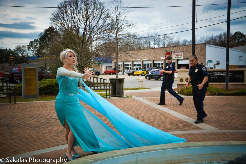 South Carolina Police Arrest Elsa The Snow Queen Solve Cold Case Huffpost