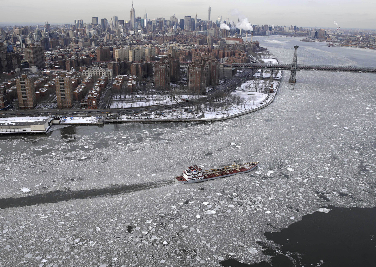 New York Weather Leaves Manhattan As A Frozen Hellscape (PICTURES