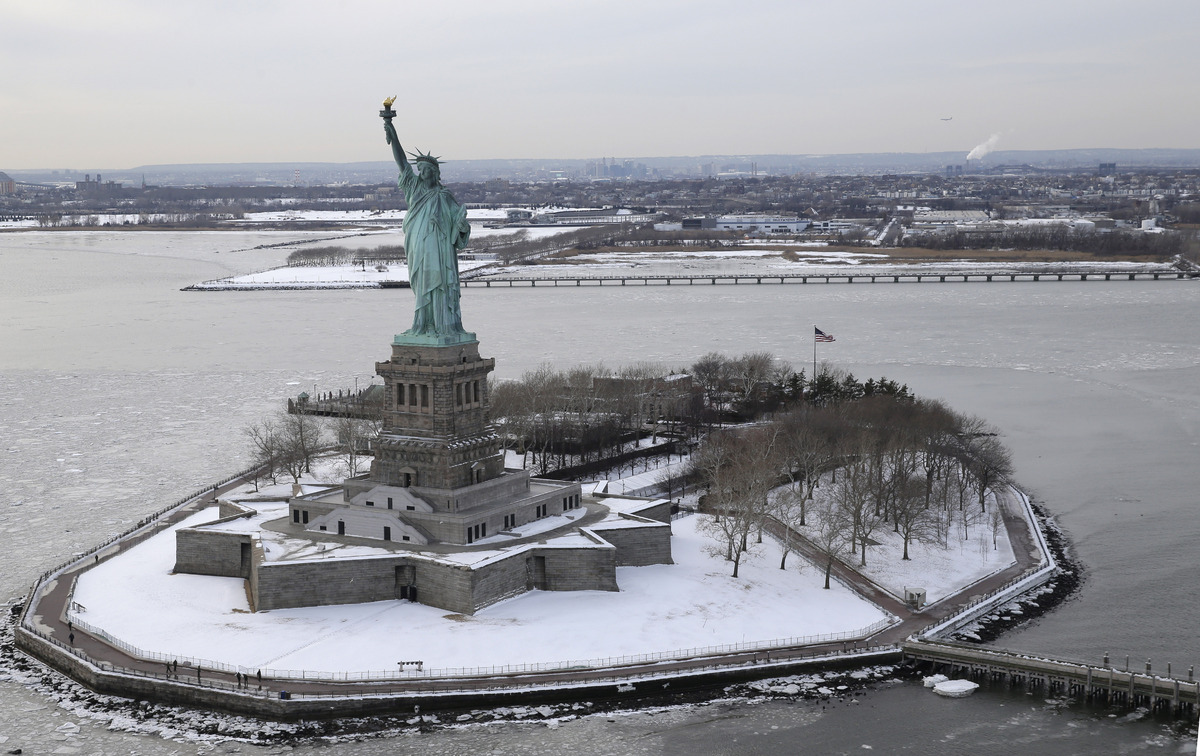 New York Weather Leaves Manhattan As A Frozen Hellscape (PICTURES