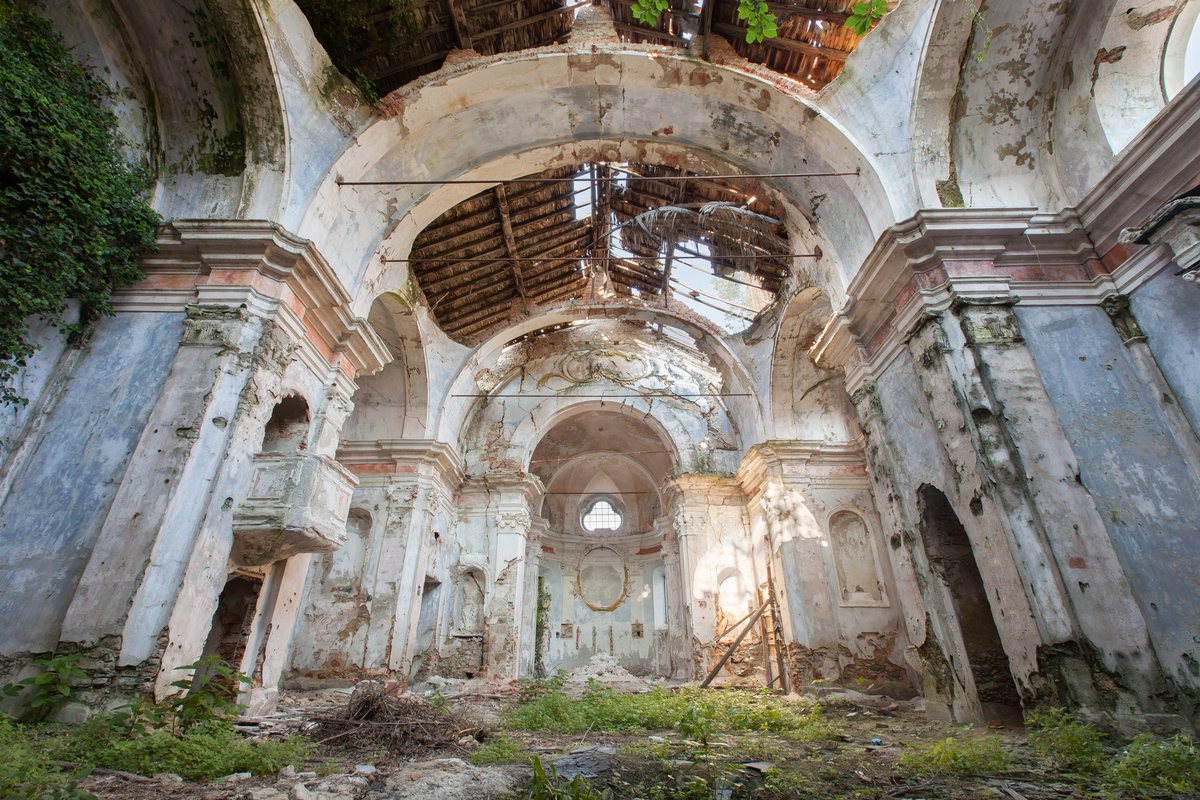 Stunning Abandoned Homes Are Surprisingly Full Of Life Huffpost 