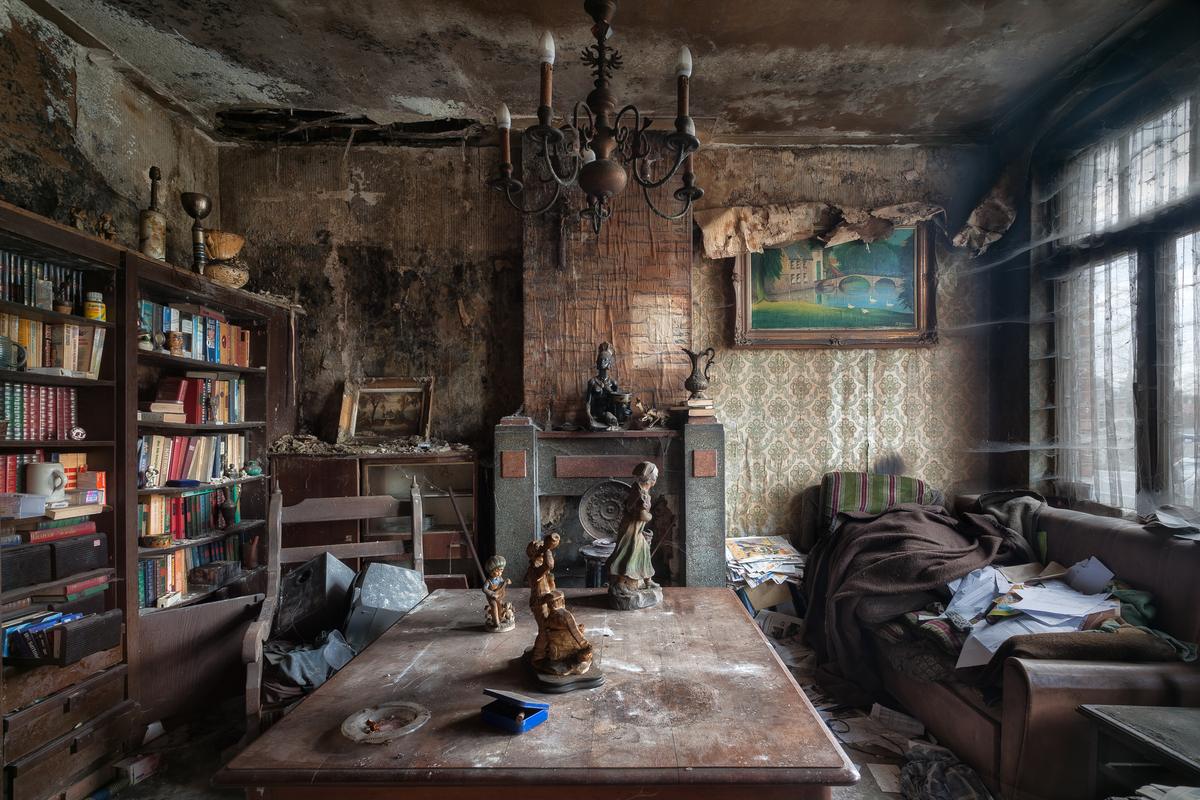 Stunning Abandoned Homes Are Surprisingly Full Of Life Huffpost 3207