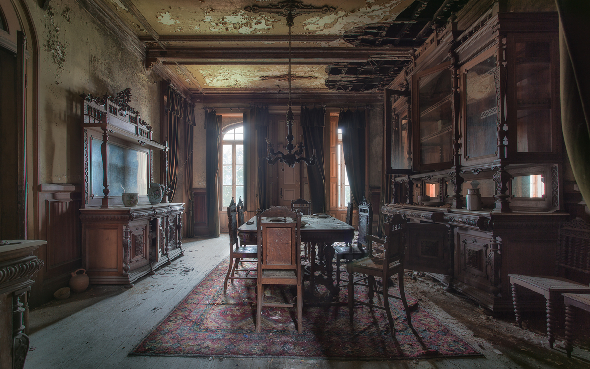 Abounded House With Beds Abounded House With Beds