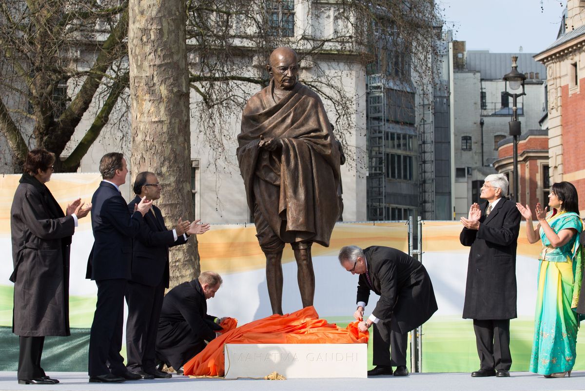 Mahatma Gandhi Statue Unveiled By David Cameron In London's Parliament
