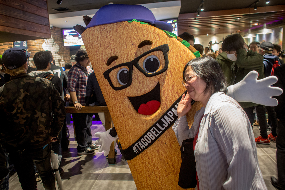 taco bell returns to japan after decades-long absence, people go taco bell returns to japan after decades-long absence, people go