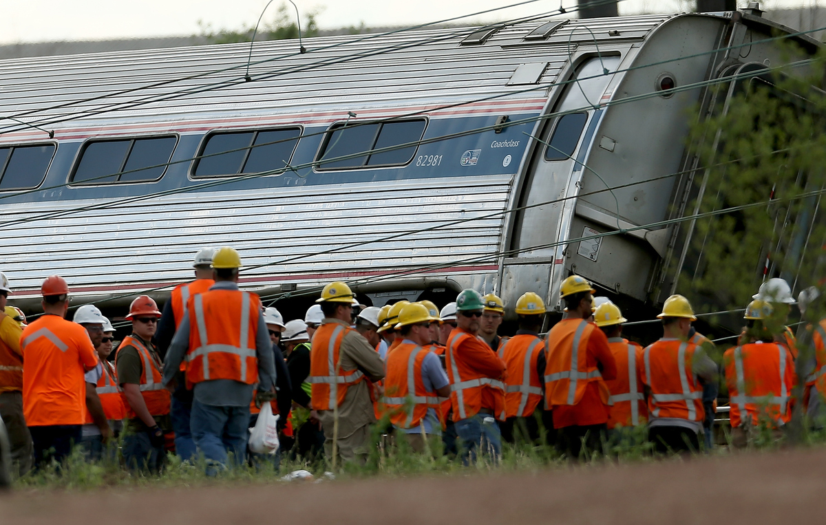 Horrific Photos Show Scene Of Deadly Amtrak Crash The Huffington Post