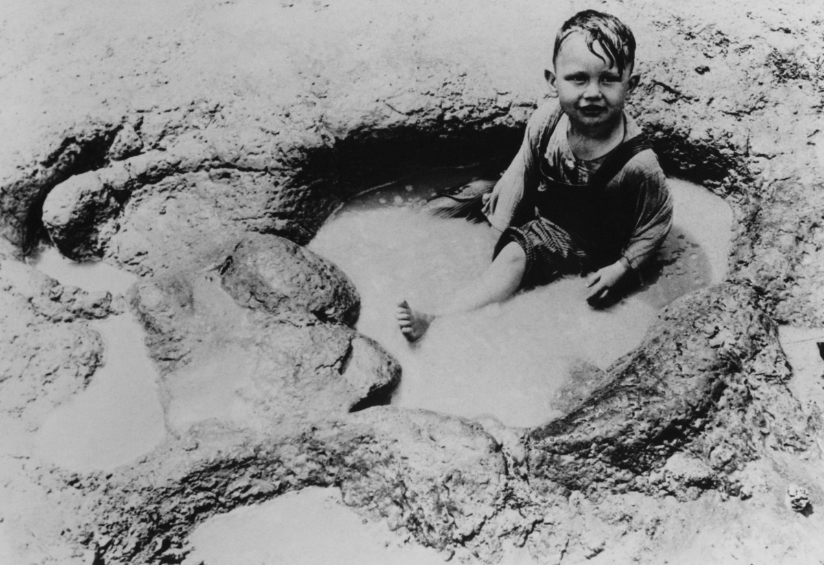 23 Vintage Photos That Show What Summer Fun Looked Like Before The 