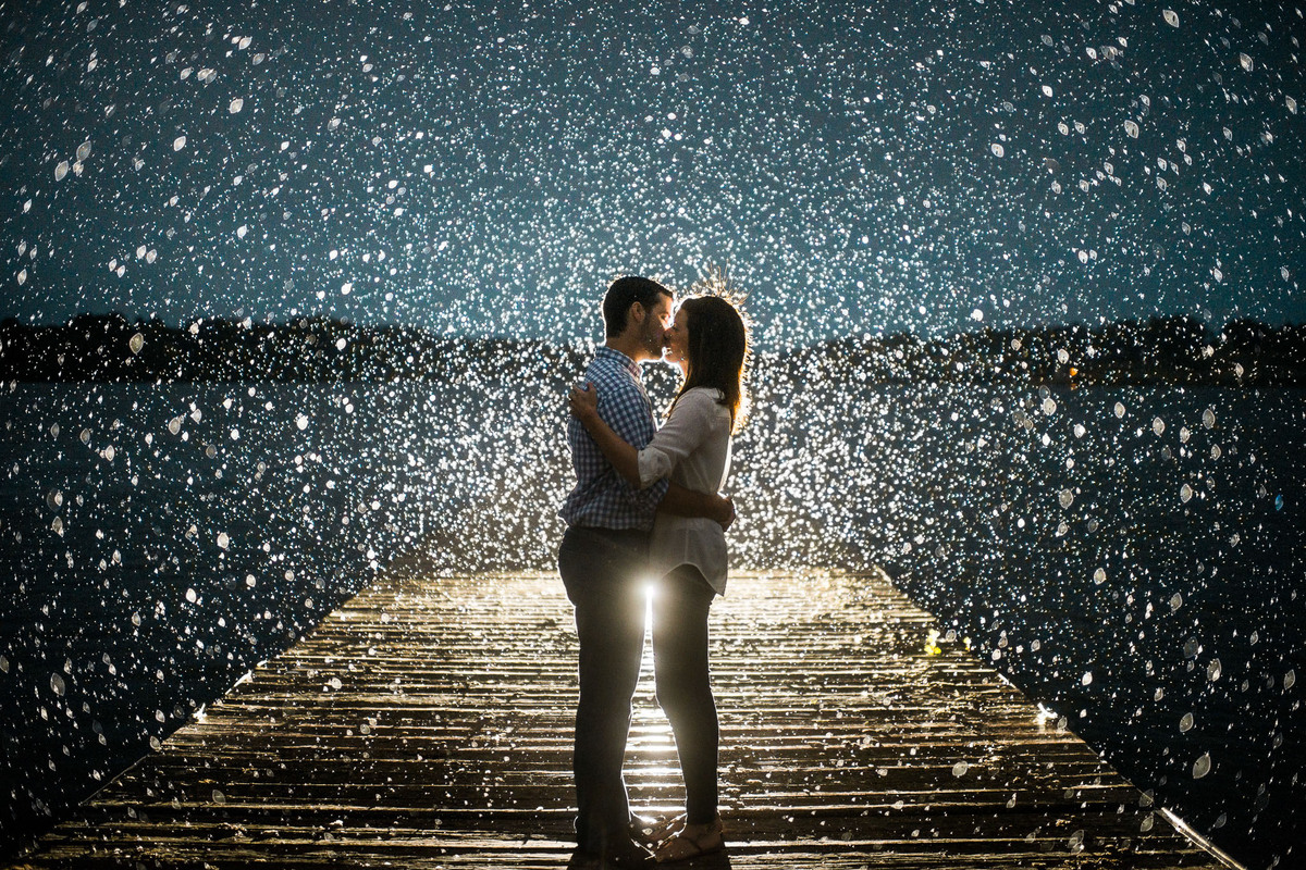 24 Couples Who Didn�t Let Bad Weather Ruin Their