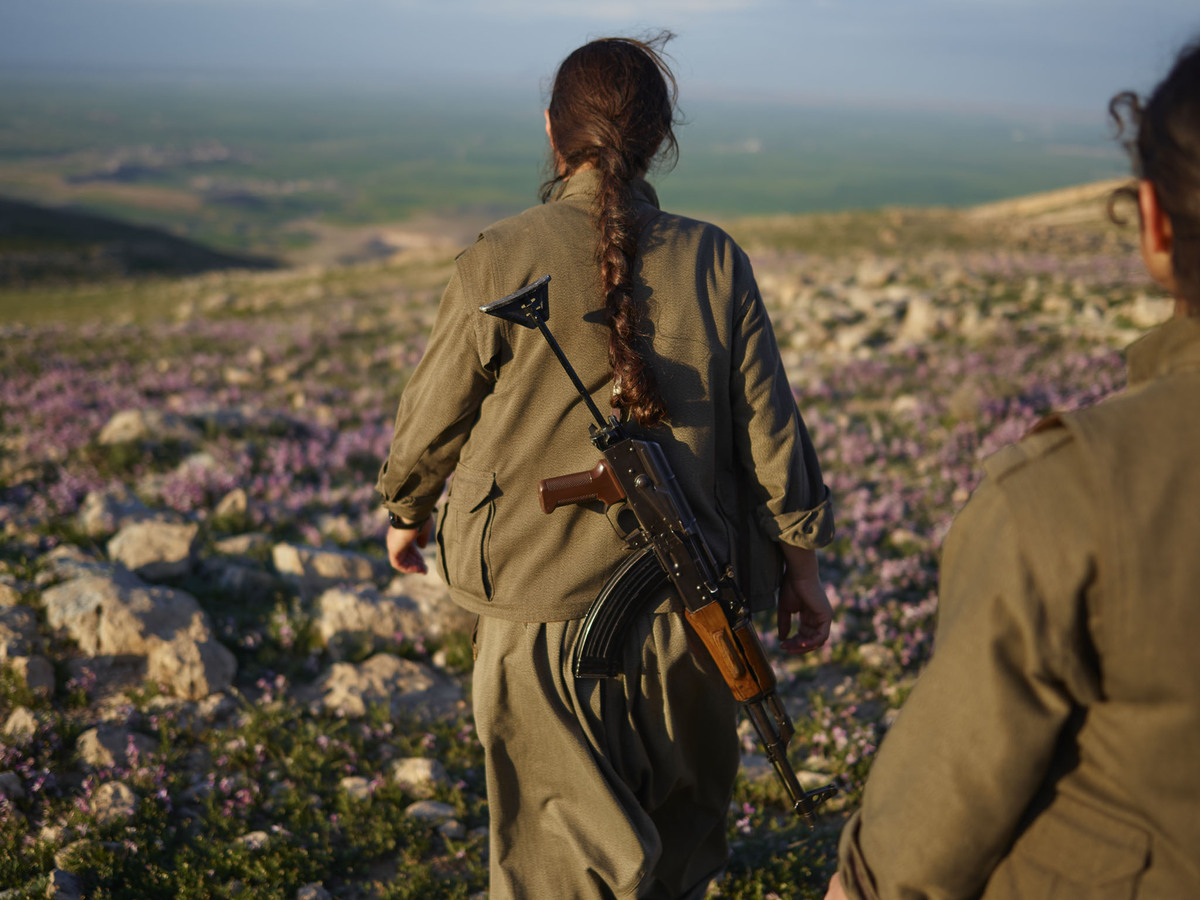 These Portraits Of Kurdistan S Guerrilla Fighters Show The Faces Of The