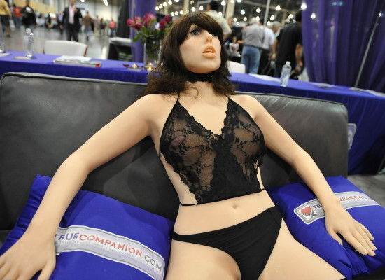 Roxxxy Sex Robot (PHOTOS): World's First 'Robot Girlfriend' Can Do