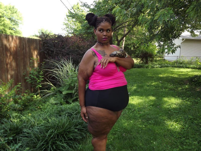 20 Photos That Highlight The Beautiful Diversity Of Plus Size Bodies