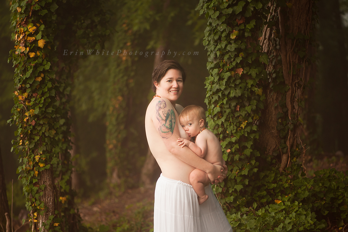 Women In The Wild Features Moms Breastfeeding Outside To Spread A Message About Confidence