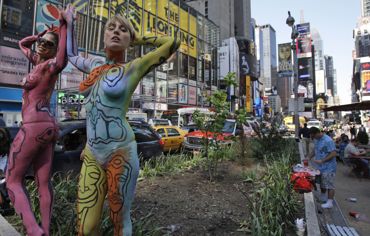 12 Reasons To Love Nudity And Celebrate Nyc Bodypainting Day Photos