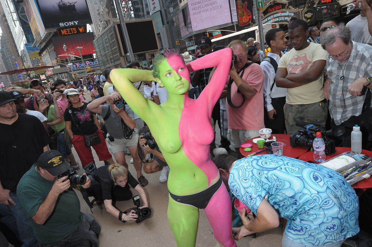 12 Reasons To Love Nudity And Celebrate Nyc Bodypainting Day July 18