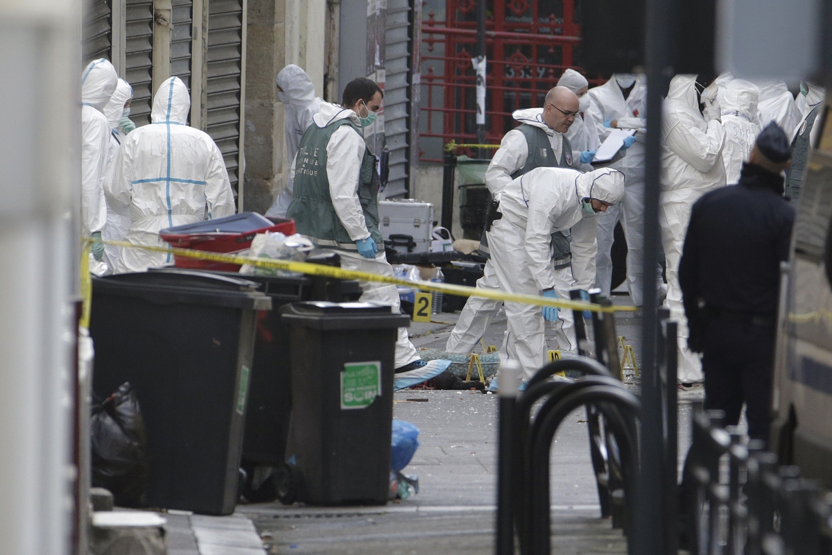 Saint Denis Siege Armed Police Storm Apartment In Hunt For Paris