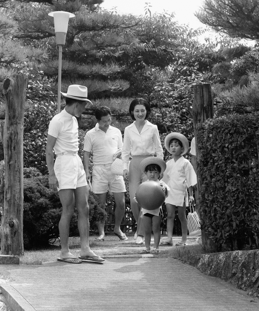 若き日の天皇皇后両陛下、おふたりの出会いと歩み(画像集)