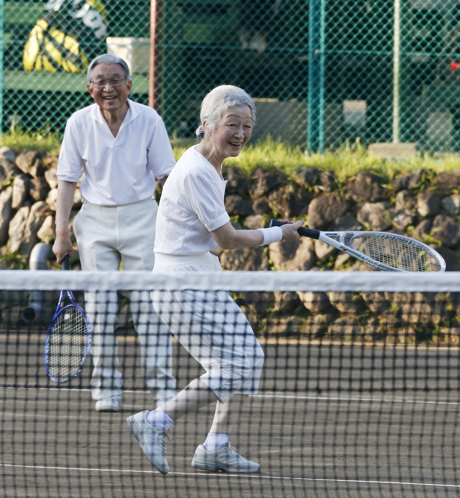 若き日の天皇皇后両陛下、おふたりの出会いと歩み(画像集)