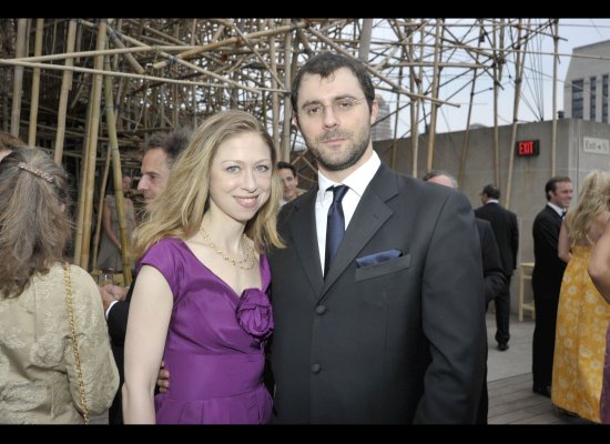 Oprah, Other Powerful Dems NOT Invited to Chelsea Clinton’s Wedding