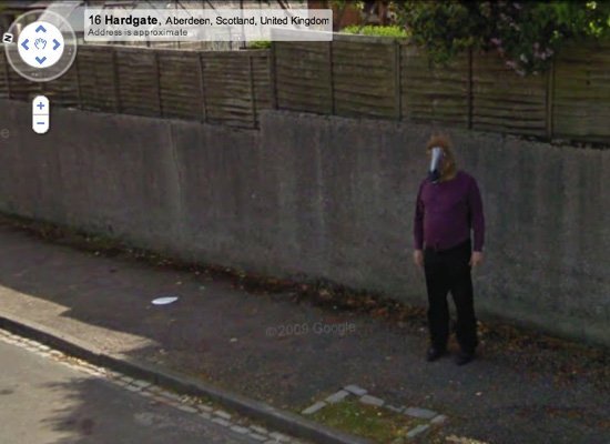  Foto Foto Misterius Yang Tertangkap Google Street View