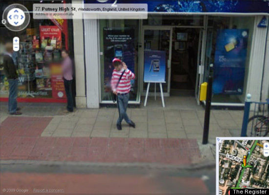  Foto Foto Misterius Yang Tertangkap Google Street View