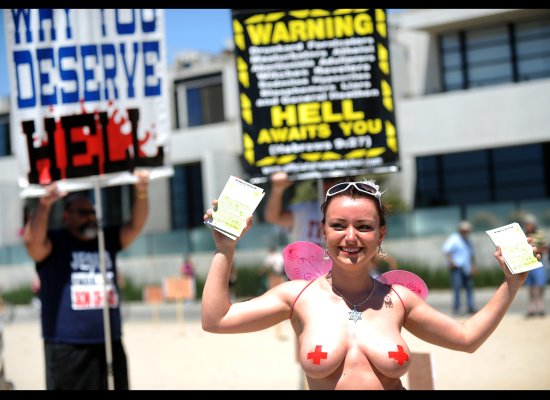 Venice Topless Protest Topless Protestors Gather At Venice Beach