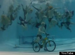 Teens Attempt The Harlem Shake Underwater! (VIDEO)