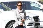 Halle Berry Wears Drop-Crotch Jeans (PHOTOS)