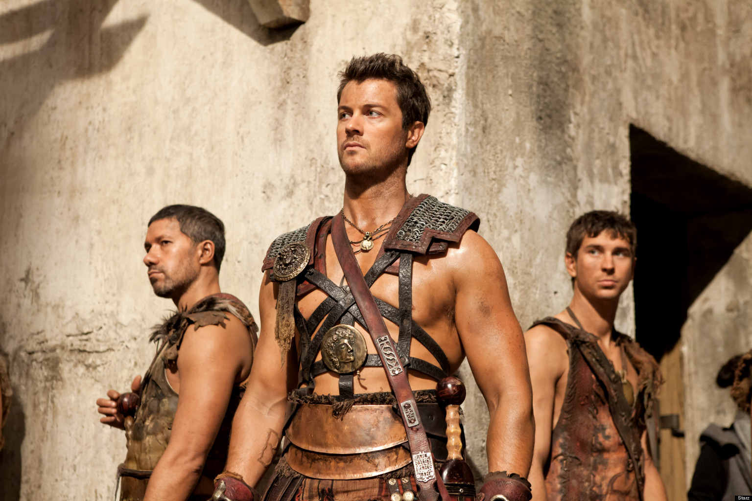 spartacus-talking-agron-and-nasir-with-dan-feuerriegel-in-blood