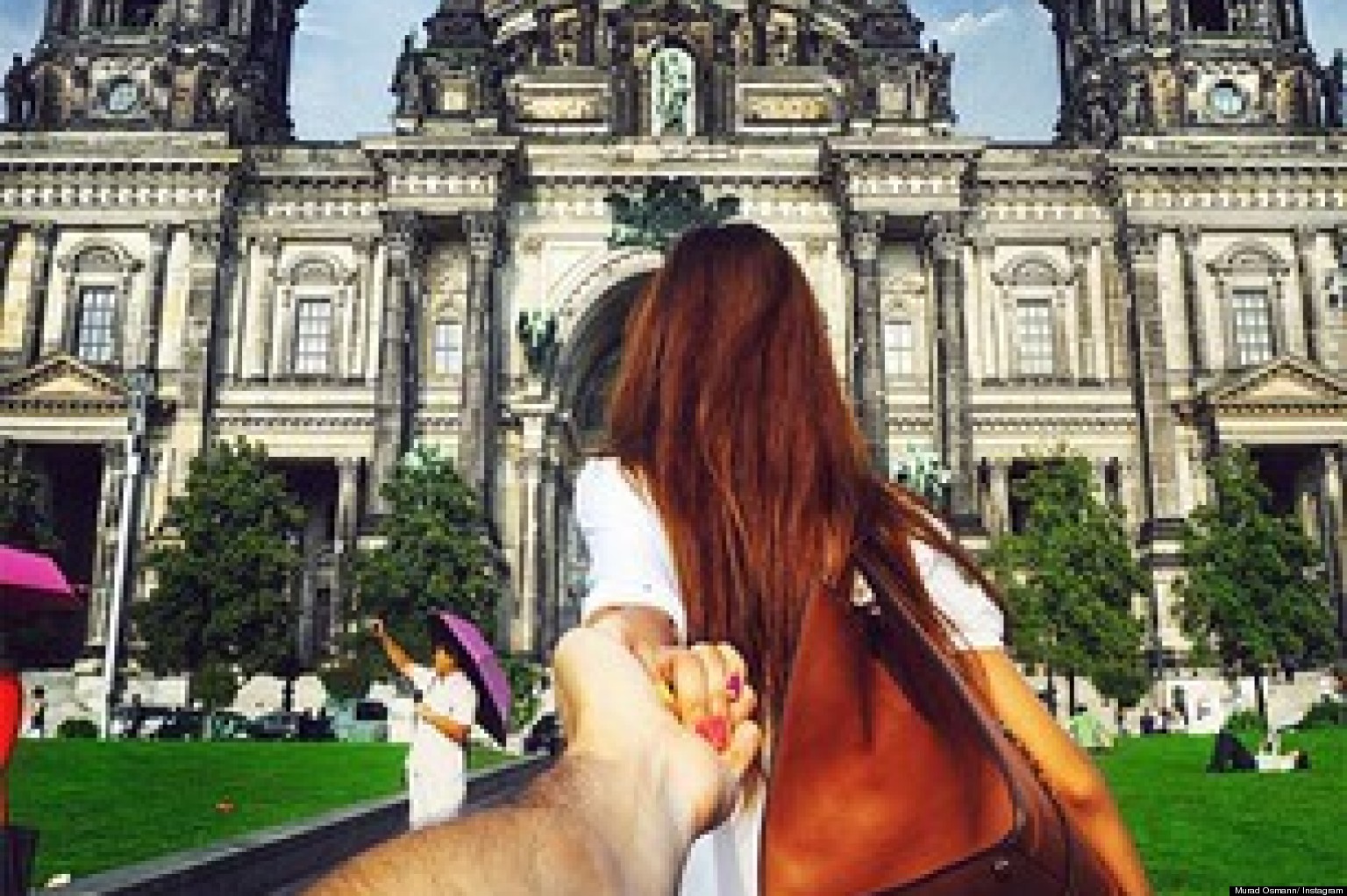[TRENDING] Photographer Follows His Girlfriend Around The World