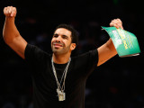 Drake Makes It Rain $50,000 At Strip...