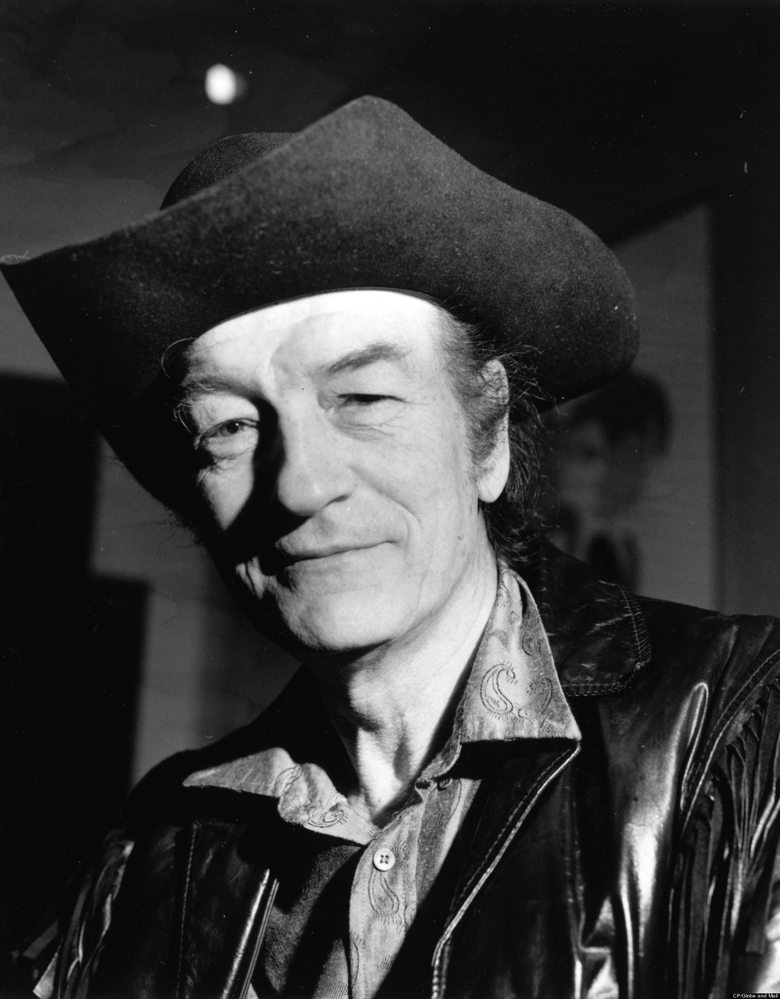 Stompin Tom Connors Dead Canadian Music Icon Dies At Age 77 