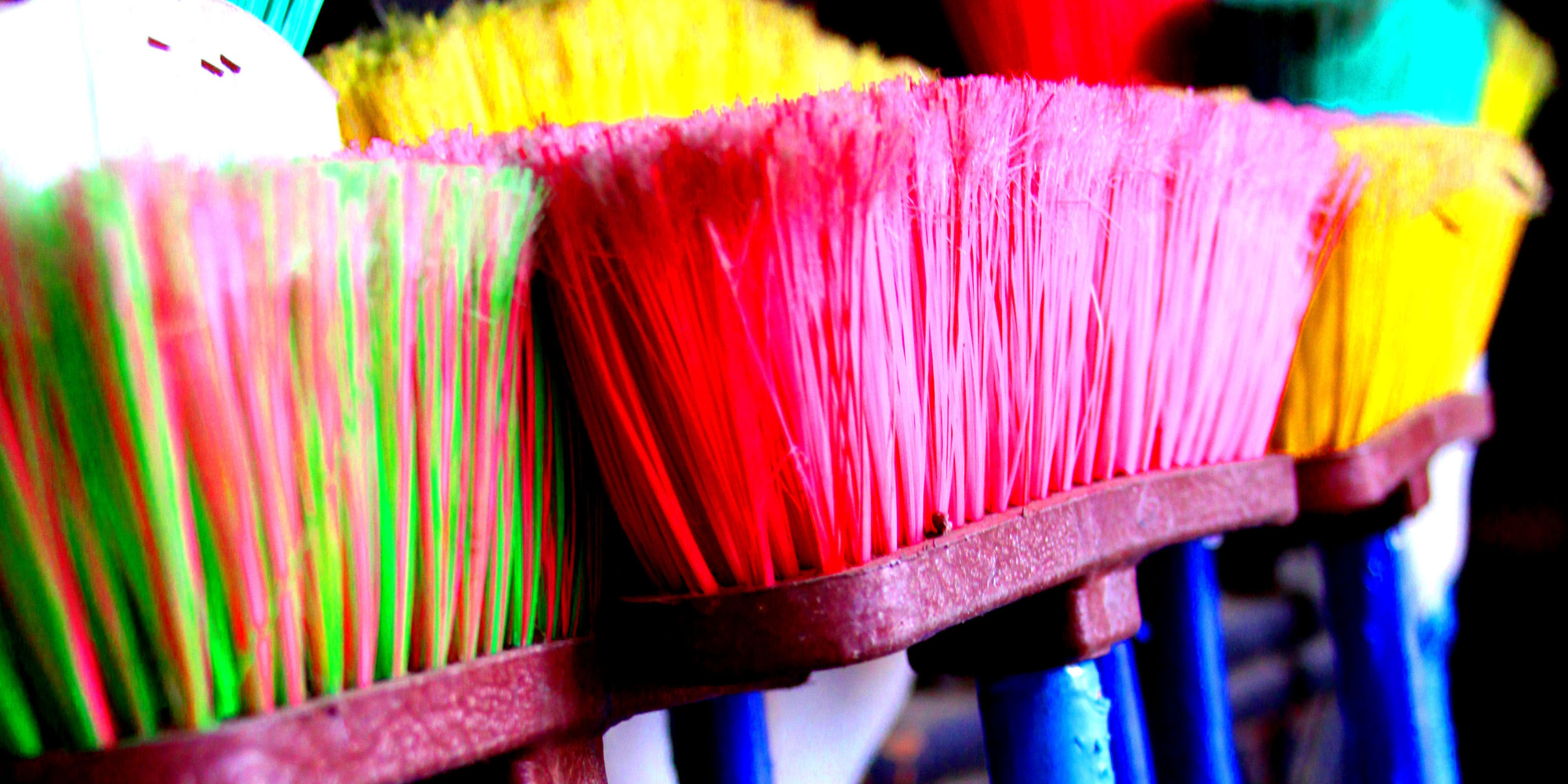 spring cleaning shutterstock clutter clean tips grote huffpost fresh start