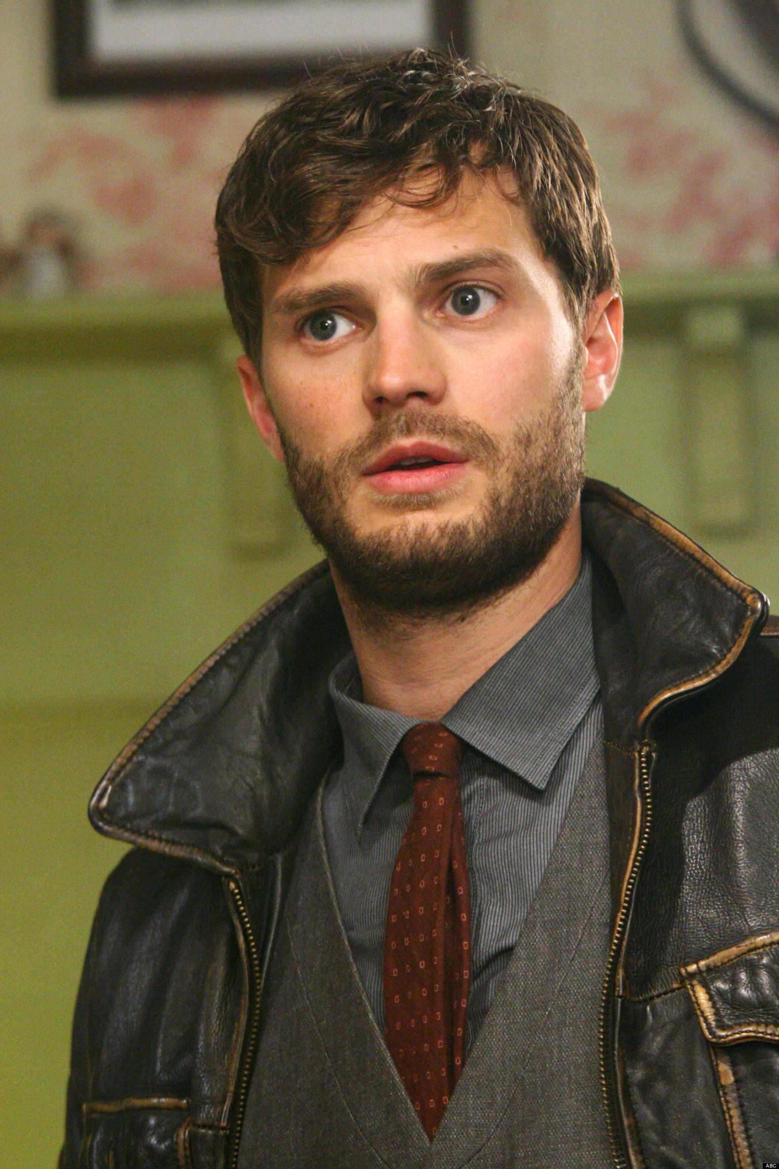 Once Upon A Time Jamie Dornan Previews The Return Of Sheriff Graham In Welcome To Storybrooke 