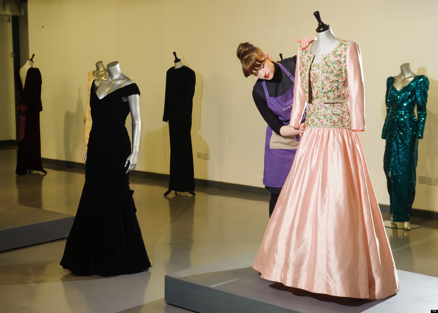 Diana Princess Of Wales Dresses To Auction For Up To £1m HuffPost UK
