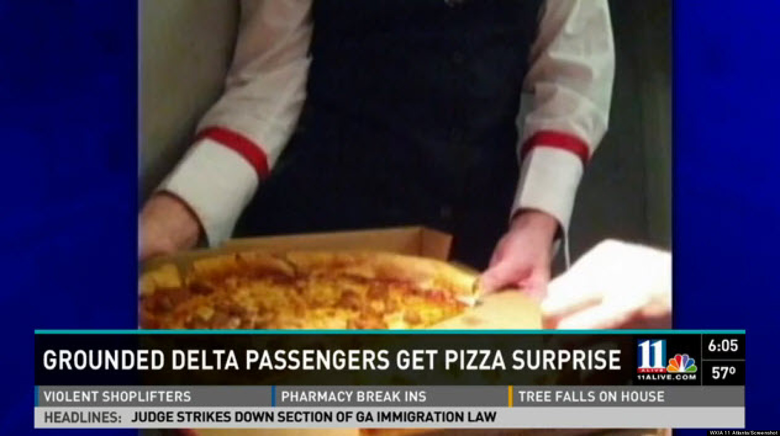 Delta Delivers Pizza To Stranded Passengers In Knoxville (VIDEO) HuffPost
